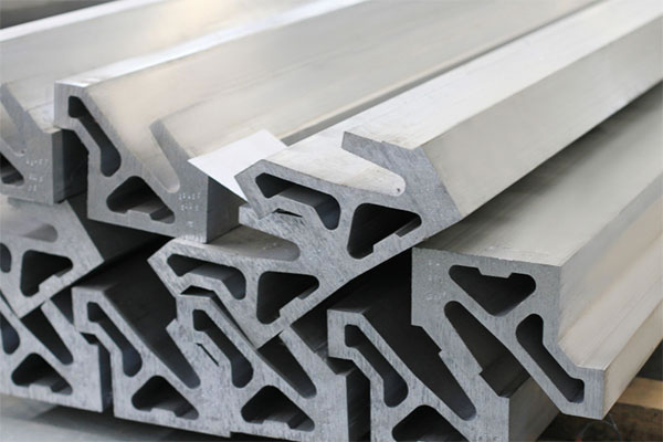 قطاعات الألومنيوم